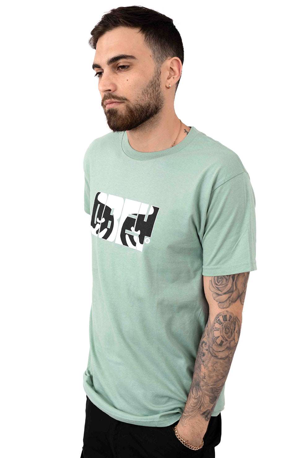 Stunning Obey Sage Eyes T-Shirt - A Must-Have!