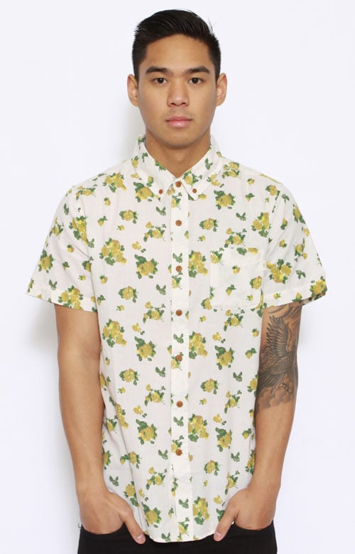 Stylish Low-End Short-Sleeve Button-Up Shirt