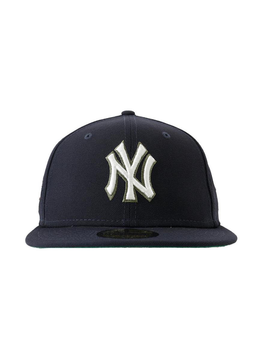 New Era's Stunning New York Yankees Floral Fitted Cap - Show Your Team Pride!