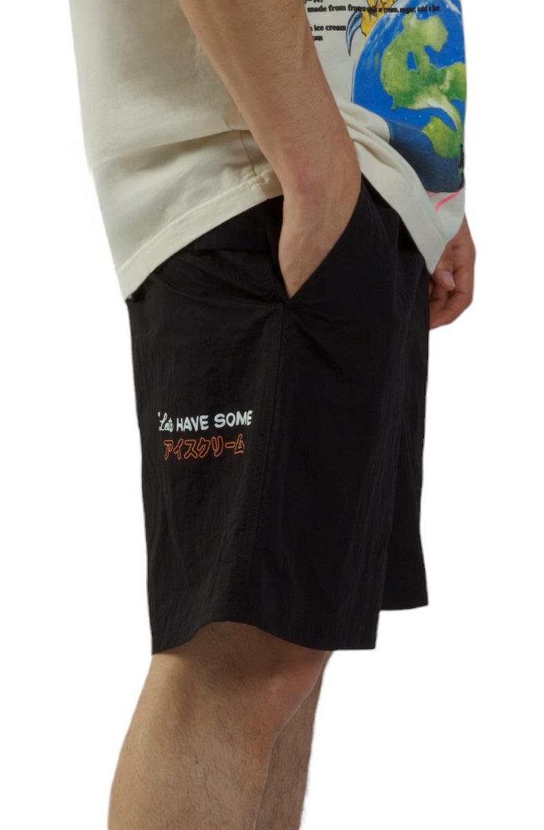 Stunning Trademark Shorts - A Must-Have!