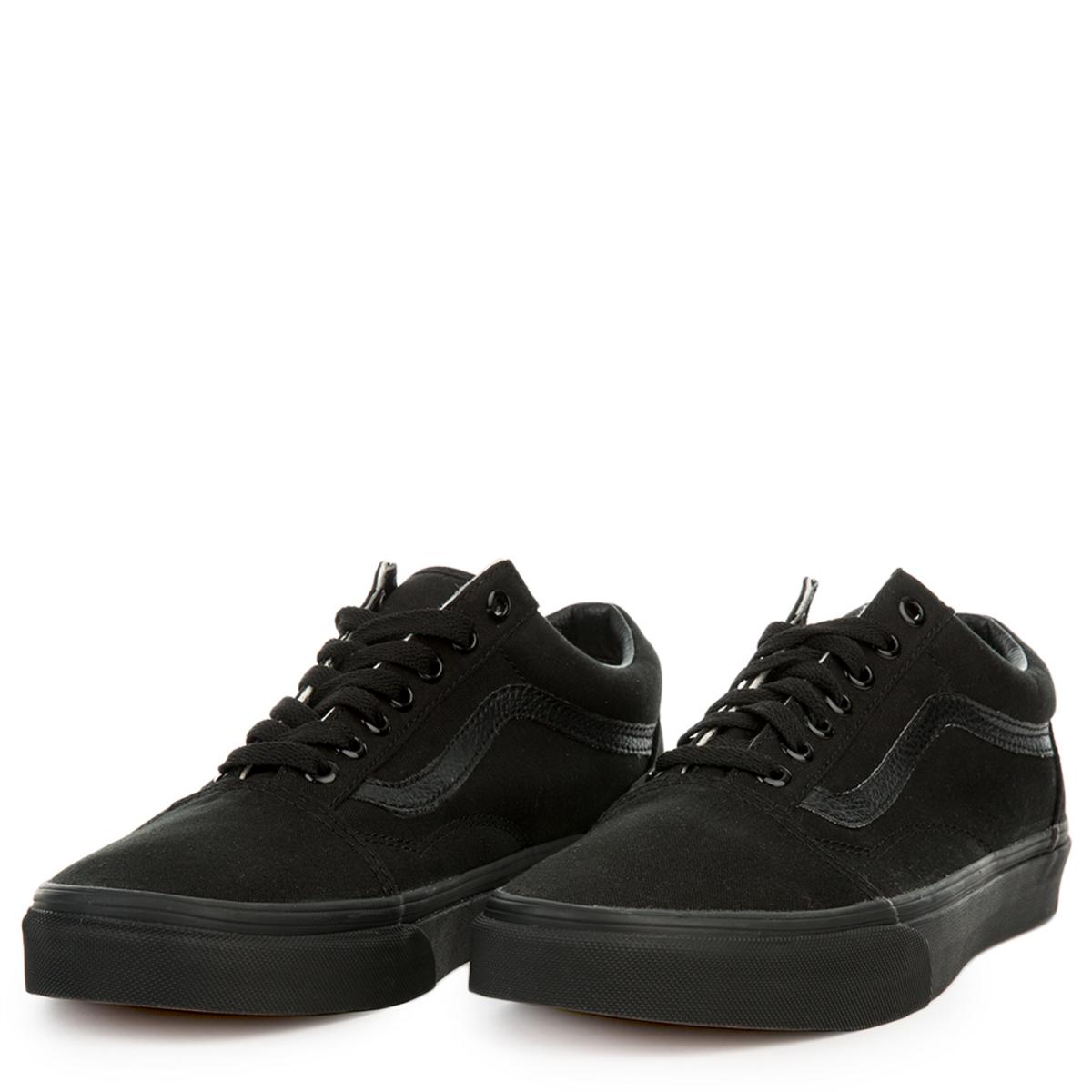 D3HBKA Old Skool Black/Black Shoes - A Timeless Classic!