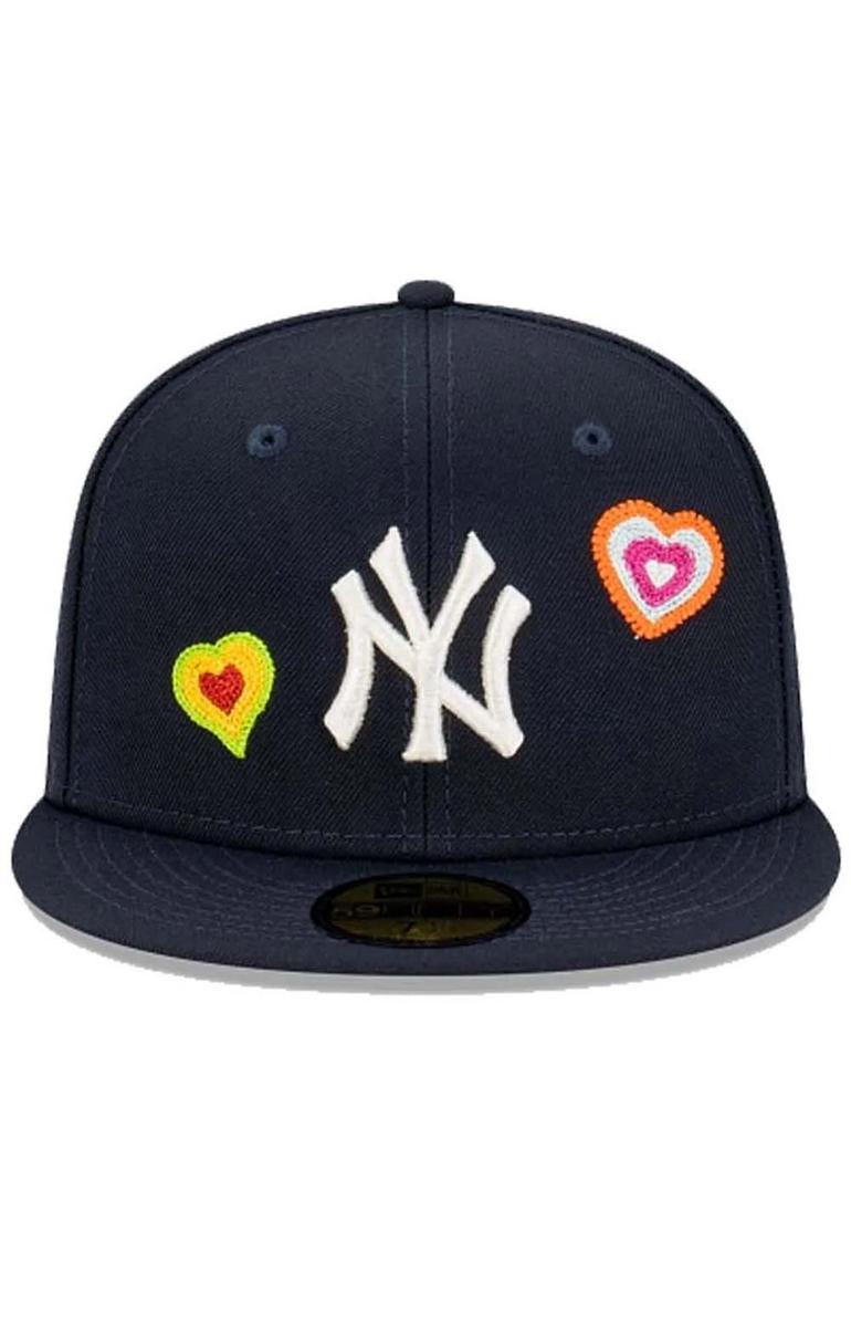 NY Yankees Heart Chainstitch 59FIFTY Fitted Cap - A Must - Have for Fans!