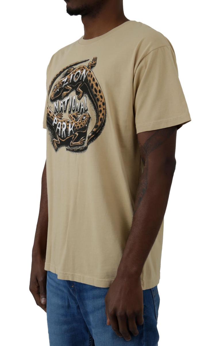Nostalgic 90's Lizard Graphic Tee - A Must - Have!