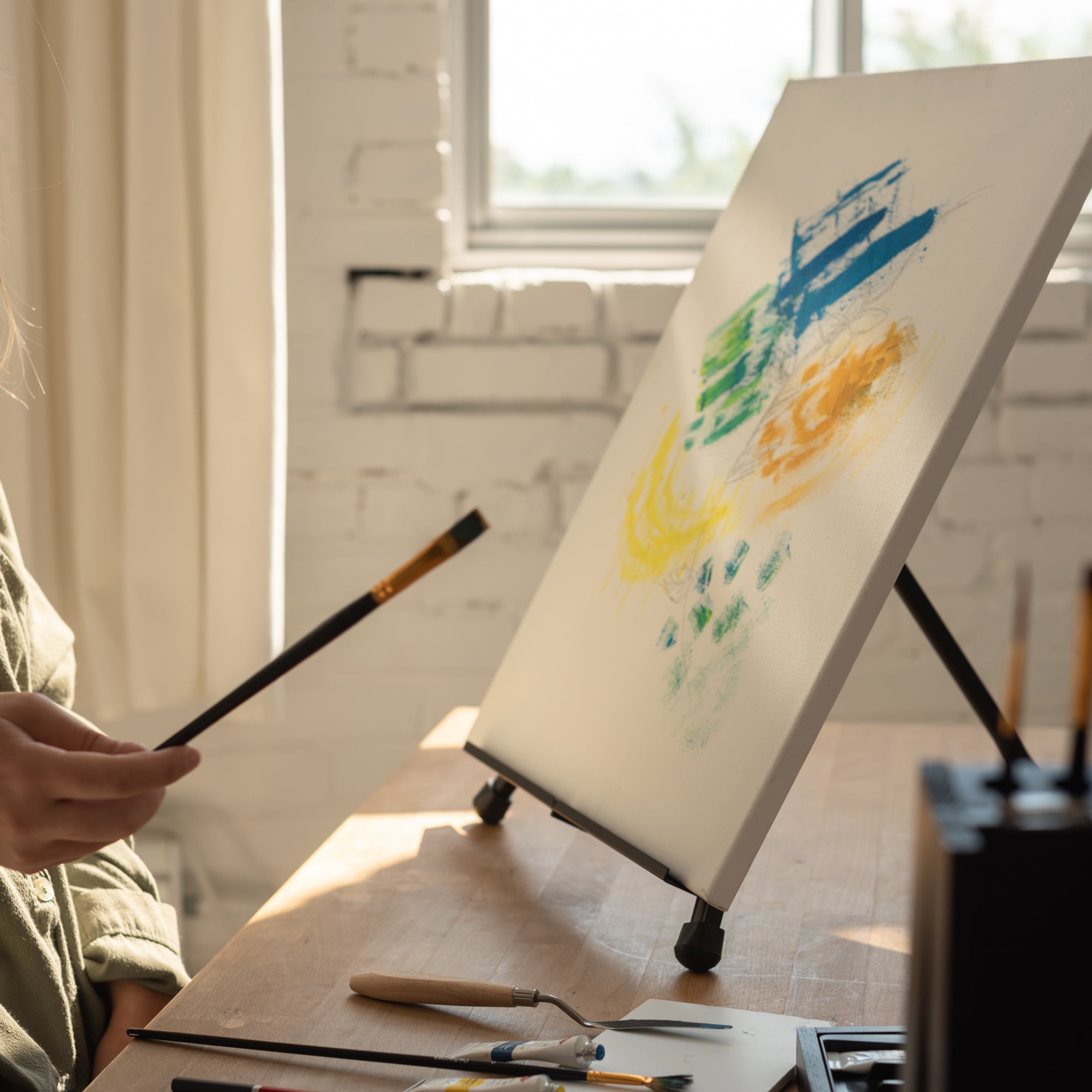 Stunning 20-Inch Black Aluminum Table Easel - Grab Yours Now!