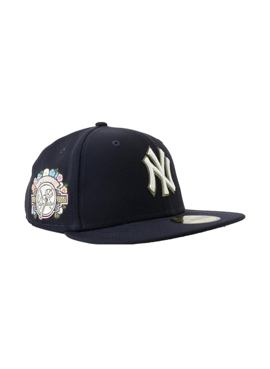New Era's Stunning New York Yankees Floral Fitted Cap - Show Your Team Pride!