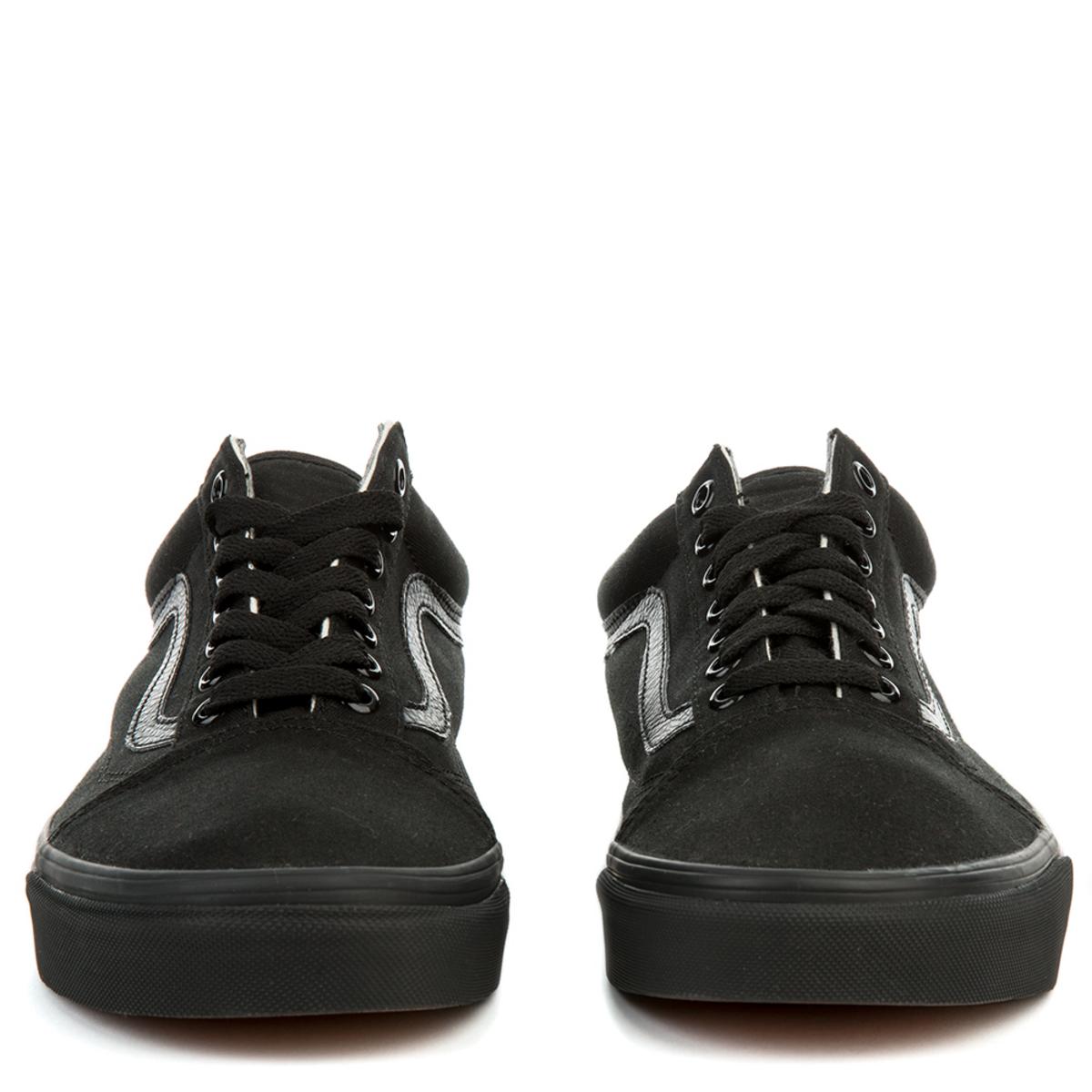 D3HBKA Old Skool Black/Black Shoes - A Timeless Classic!