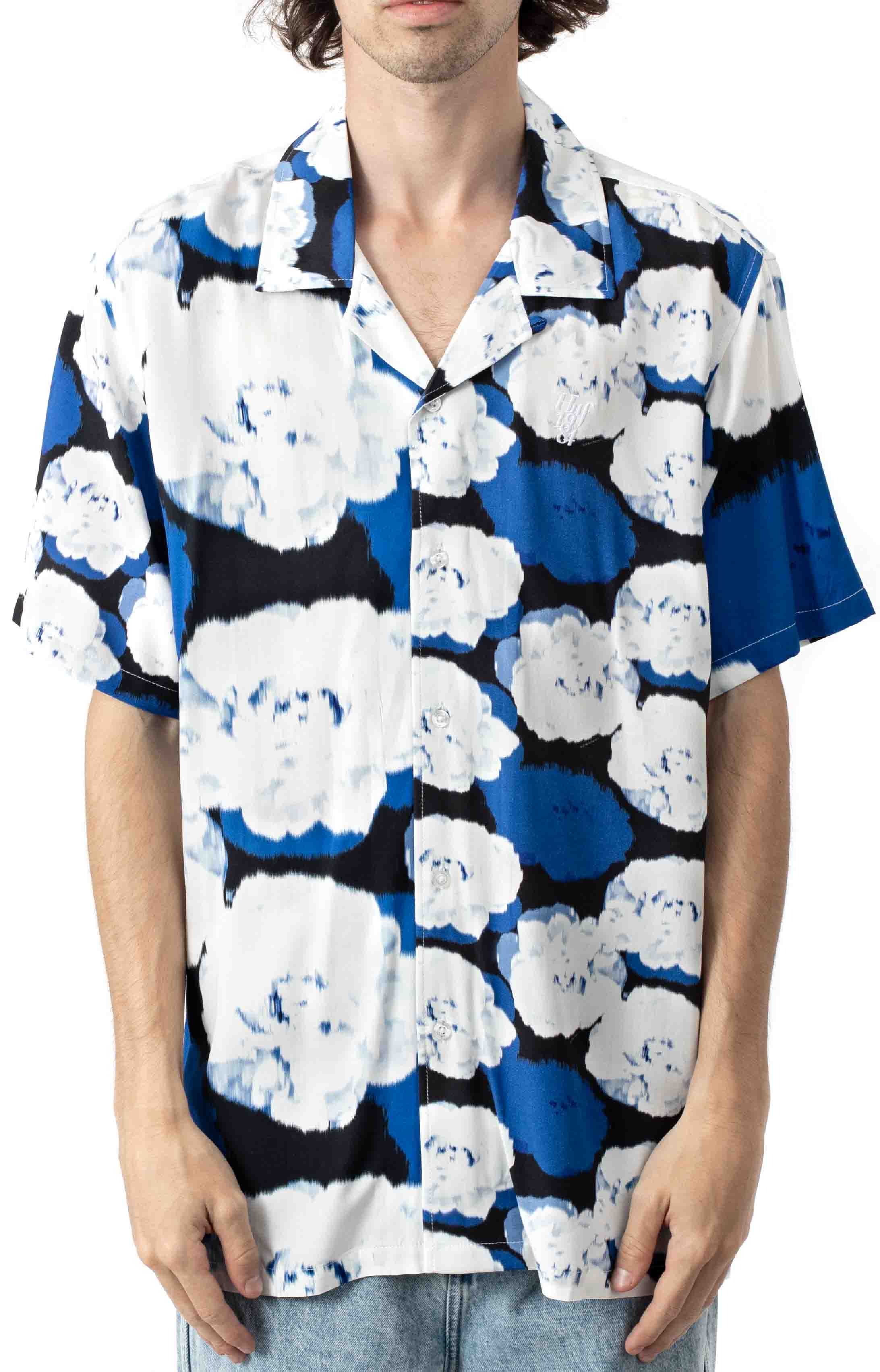 Stunning Hamptons Vintage Floral Camp Collar Shirt in Blue - A Must-Have!