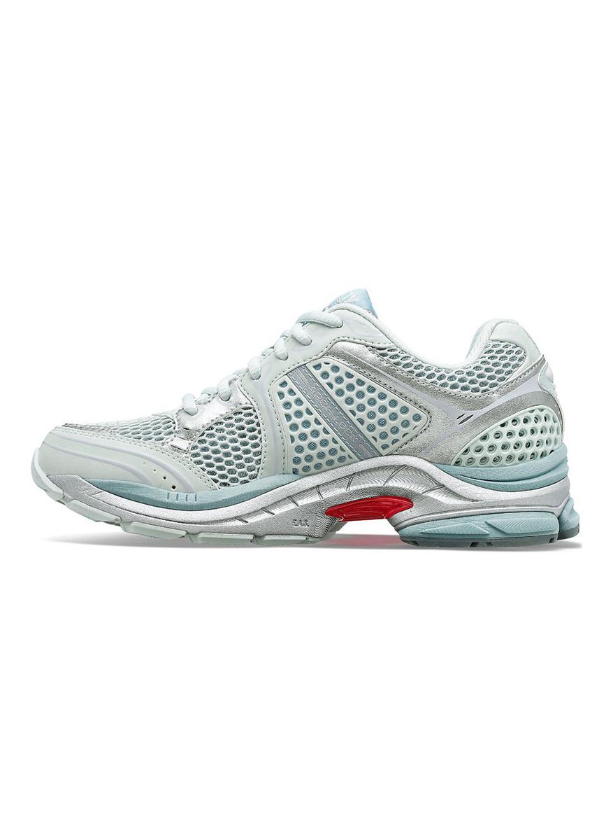 Saucony Progrid Triumph 4 Grey Running Shoes - Stylish & High - Performance
