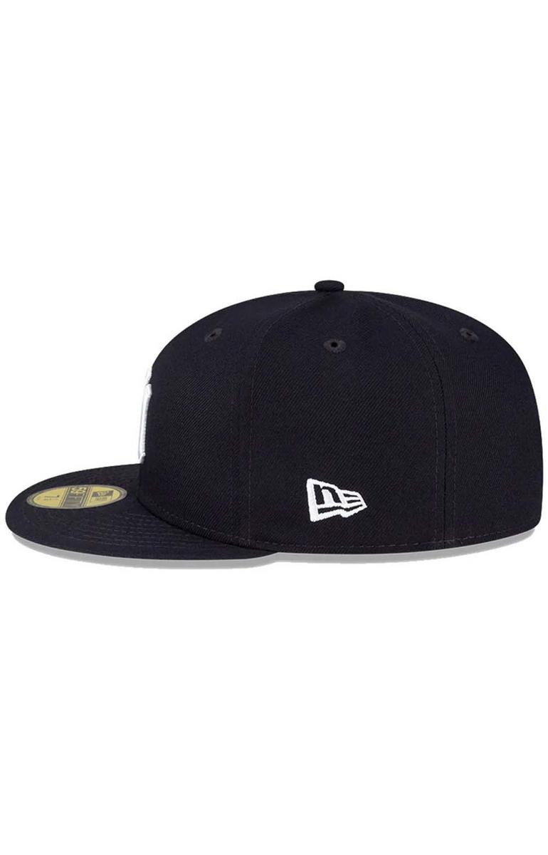 NY Yankees Stateview Classic Fitted Cap - Show Your Team Pride!