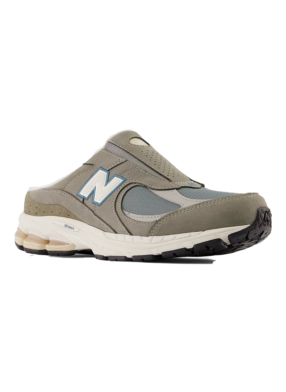 New Balance 2002R Taupe Sneakers: Where Comfort Meets Irresistible Style!